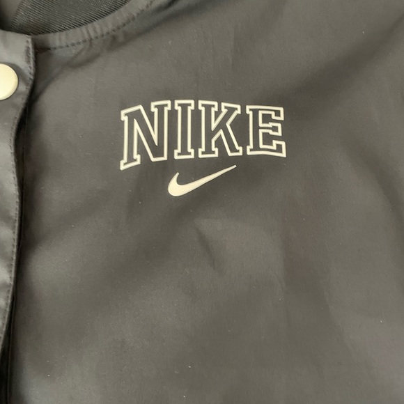 Nike Jacket - Picture 3 of 4